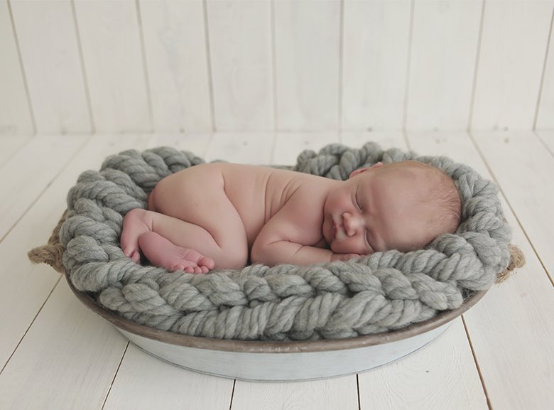 Новорожденный плохо спит ночью – главные причины и что делать